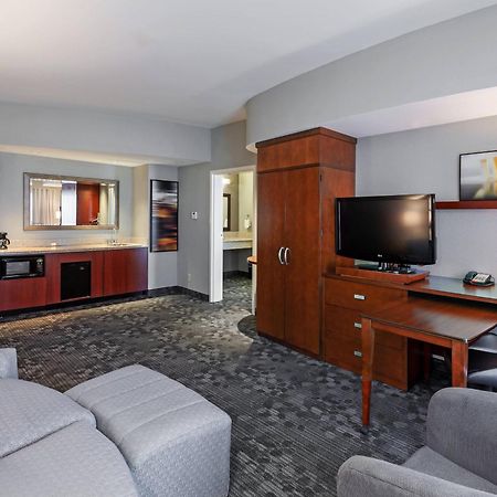 Courtyard By Marriott Tulsa Woodland Hills Hotel Exterior photo