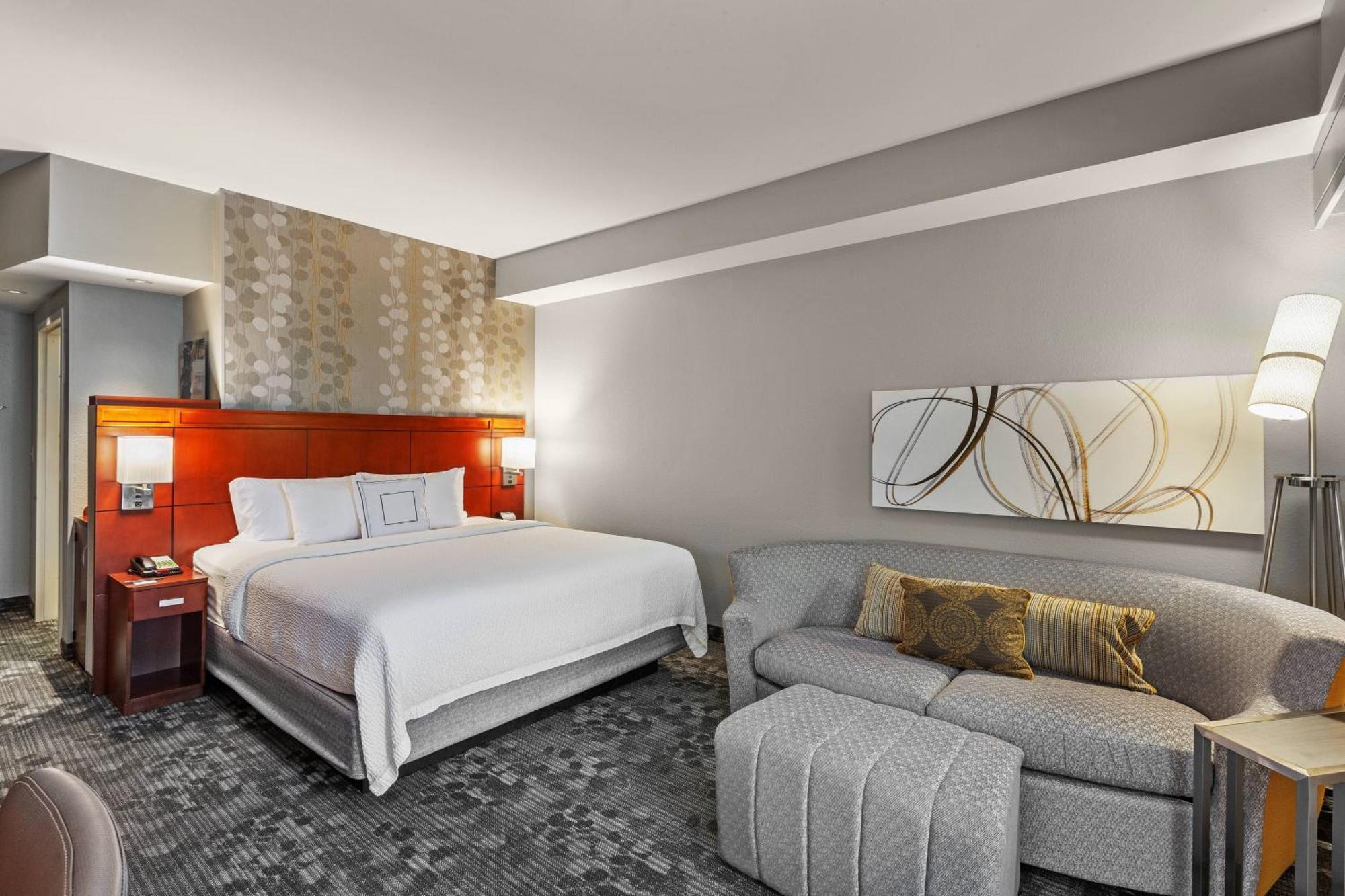 Courtyard By Marriott Tulsa Woodland Hills Hotel Exterior photo