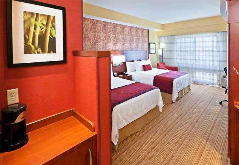 Courtyard By Marriott Tulsa Woodland Hills Hotel Exterior photo